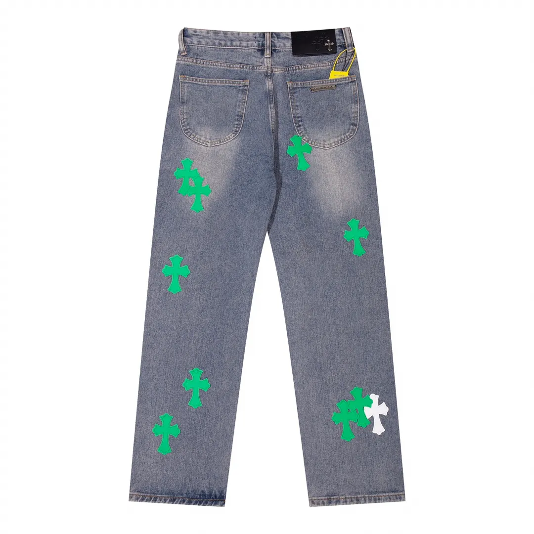 P250 style number: H433 Chrome Hearts CH Chrome Hearts heavy industry damaged ripped high street jeans exude uninhibited personality and unique charm. Every wear and tear is carefully designed to present a unique artistic feel. Made of imported denim fabric, which has undergone heavy industrial washing and destruction treatment, the trousers show a super cool effect on the upper body, allowing you to dominate the fashion stage.  This is more than just a pair of jeans, it is an expression of attitude. With its unique design concept and ultimate pursuit of details, Croxin breaks traditional boundaries and defines the jeans trend in the new era. The trousers are made of double-layer woven fabric and matched with customized hardware, showing an incomparably beautiful and unique style, making every wearer the focus of fashion. Imported denim fabric, super heavy-duty washed and damaged, the upper body is super cool! Customized hardware, incomparably good-looking model. The production process is difficult. It has a high-street feel. Color: blue Size: S M L XL XXL